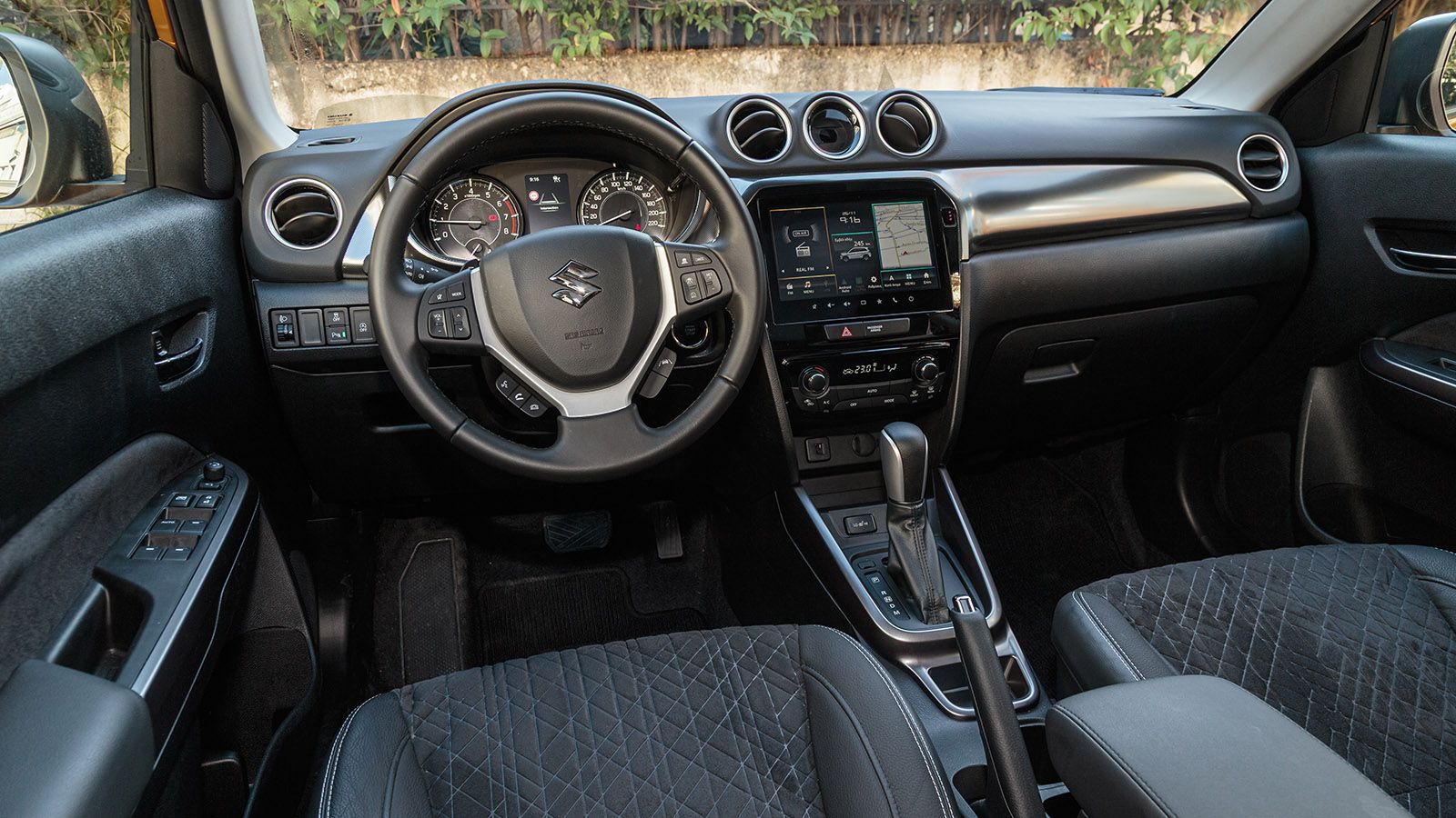 Citroen C3 Aircross VS Suzuki Vitara. Ποιο ξεχωρίζει σε εξοπλισμό ασφάλειας και άνεσης.